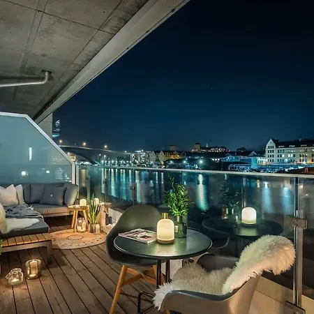 Semesterbostad Dinbnb I Luxury With Views L Large Balcony *