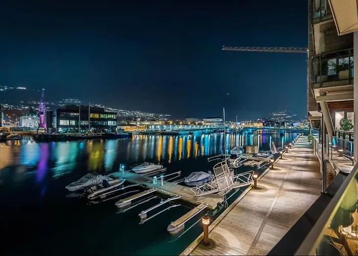 Semesterbostad Dinbnb I Luxury With Views L Large Balcony