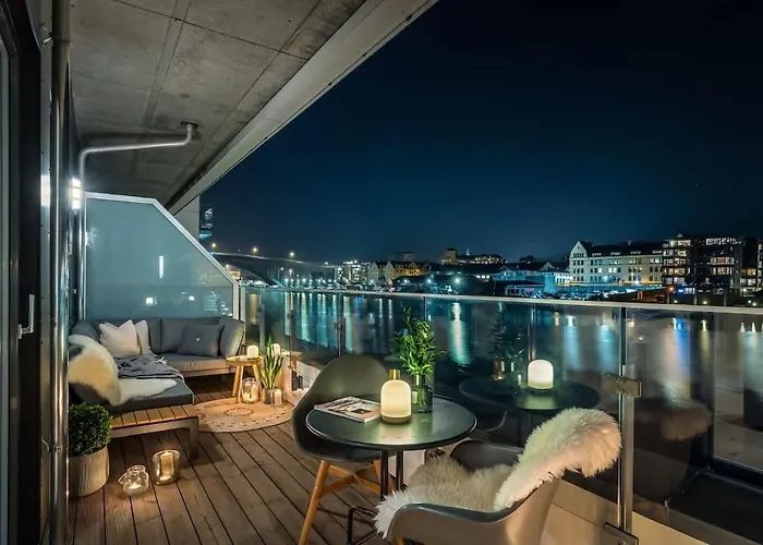 Semesterbostad Dinbnb I Luxury With Views L Large Balcony *