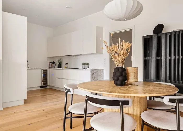 Dinbnb I Luxury With Views L Large Balcony Semesterbostad