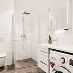 Dinbnb I Luxury With Views L Large Balcony Feriehus *