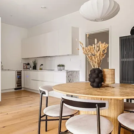 Dinbnb I Luxury With Views L Large Balcony Feriehus